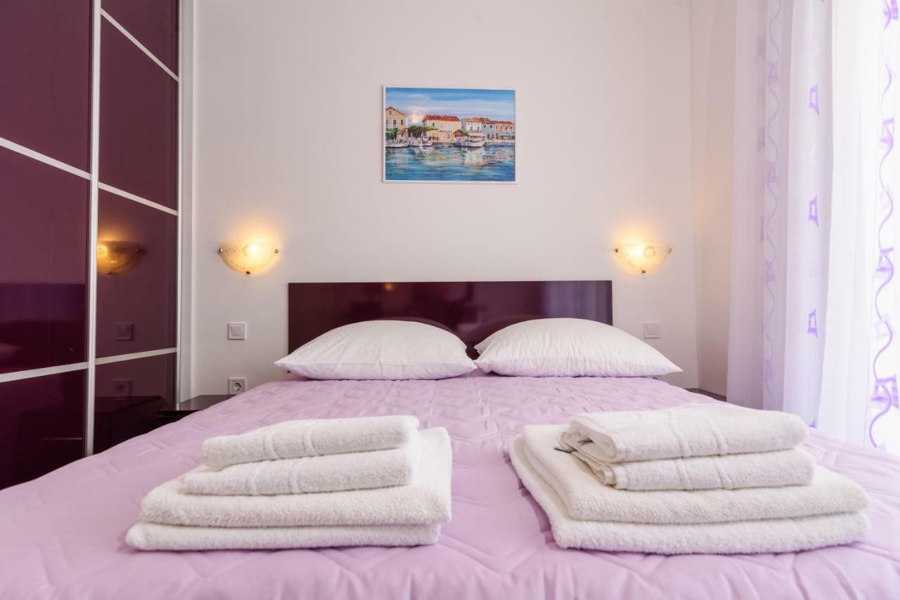 Apartments Mijo Trogir Buitenkant foto